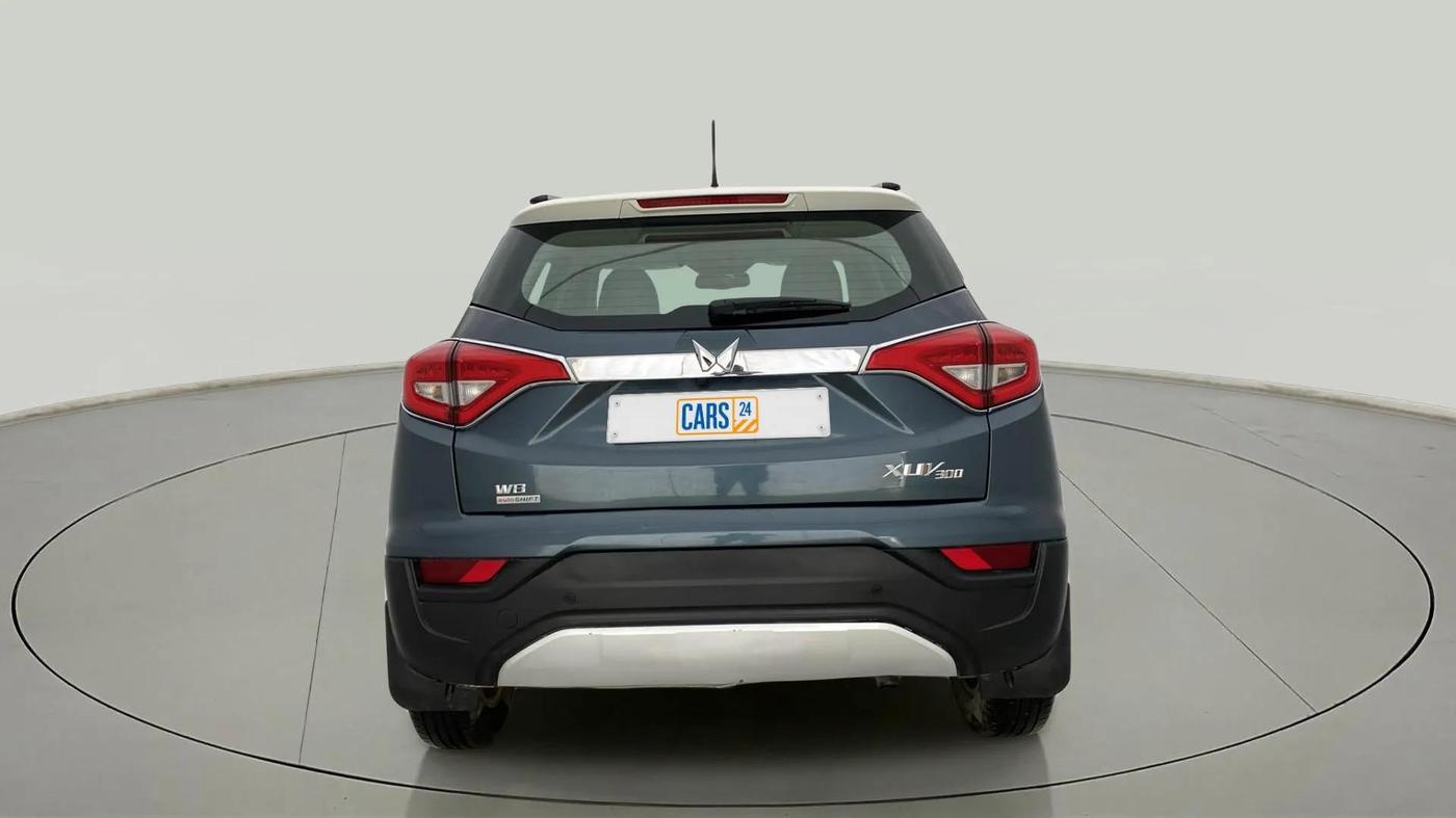 2023 Mahindra XUV300 W8 (O) 1.5 DIESEL AMT DUAL TONE, Diesel, Automatic, 48,093 km, Back/Rear