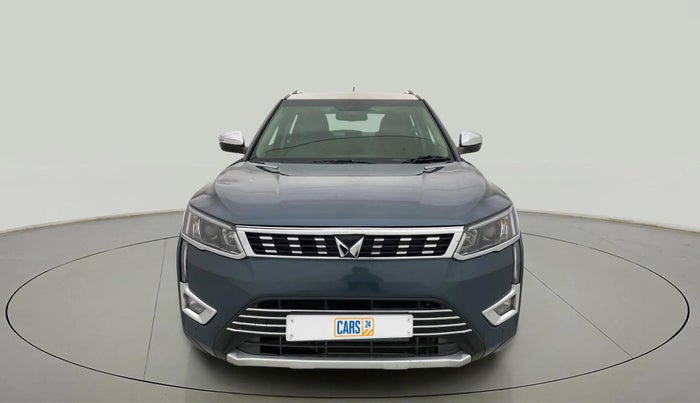 2023 Mahindra XUV300 W8 (O) 1.5 DIESEL AMT DUAL TONE, Diesel, Automatic, 47,979 km, Front
