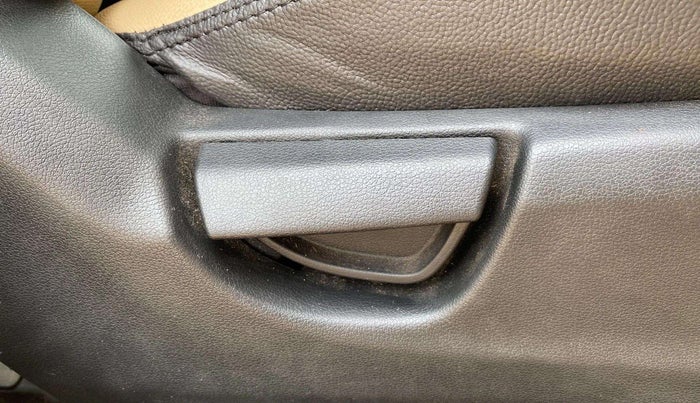 2021 Hyundai NEW SANTRO MAGNA, Petrol, Manual, 21,951 km, Driver Side Adjustment Panel