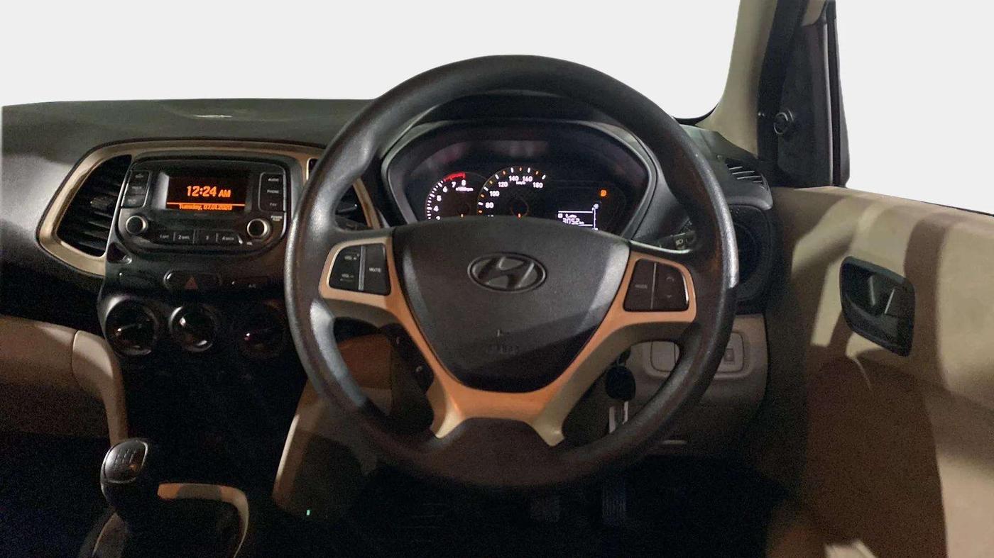 2021 Hyundai NEW SANTRO MAGNA, Petrol, Manual, 21,978 km, Steering Wheel Close Up
