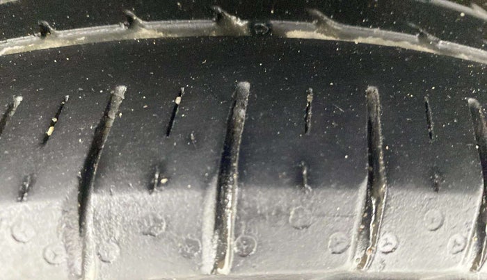 2018 Maruti Ciaz ALPHA 1.4 PETROL, Petrol, Manual, 60,361 km, Left Rear Tyre Tread