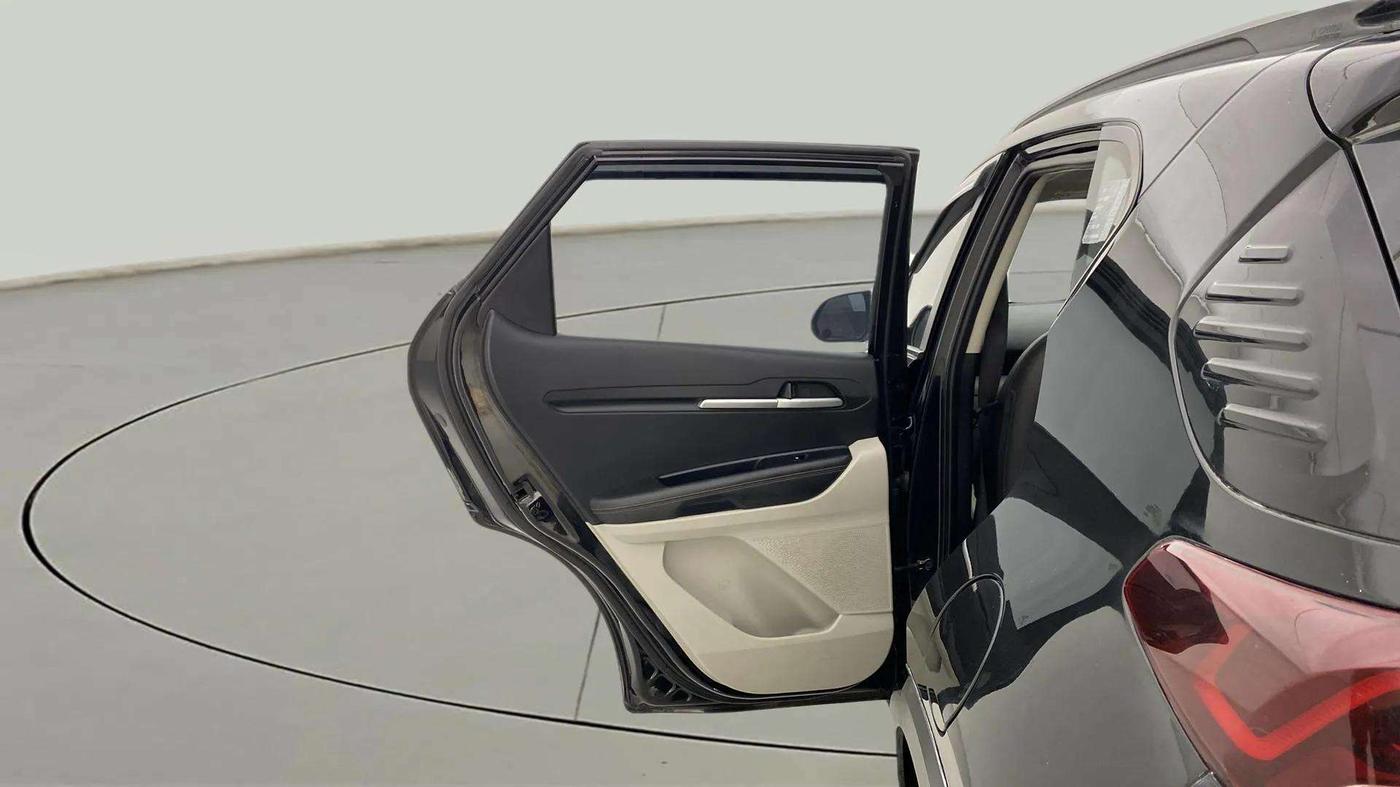 2021 KIA SONET HTX 1.5, Diesel, Manual, 1,00,057 km, LHS Rear Door