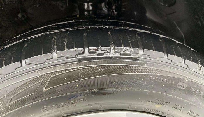 2021 KIA SONET HTX 1.5, Diesel, Manual, 99,884 km, Right Front Tyre Tread