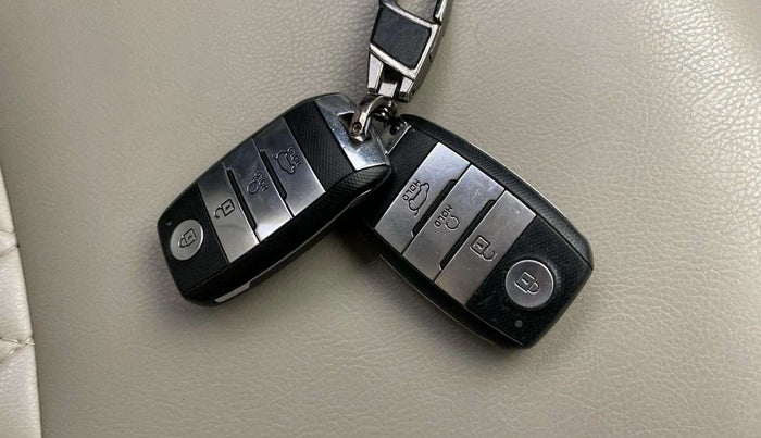 2021 KIA SONET HTX 1.5, Diesel, Manual, 99,884 km, Key Close Up