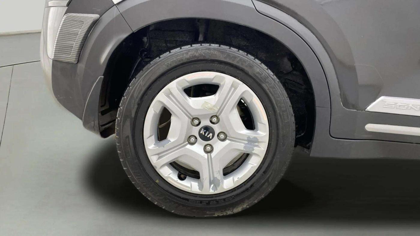 2021 KIA SONET HTX 1.5, Diesel, Manual, 1,00,057 km, Right Rear Wheel