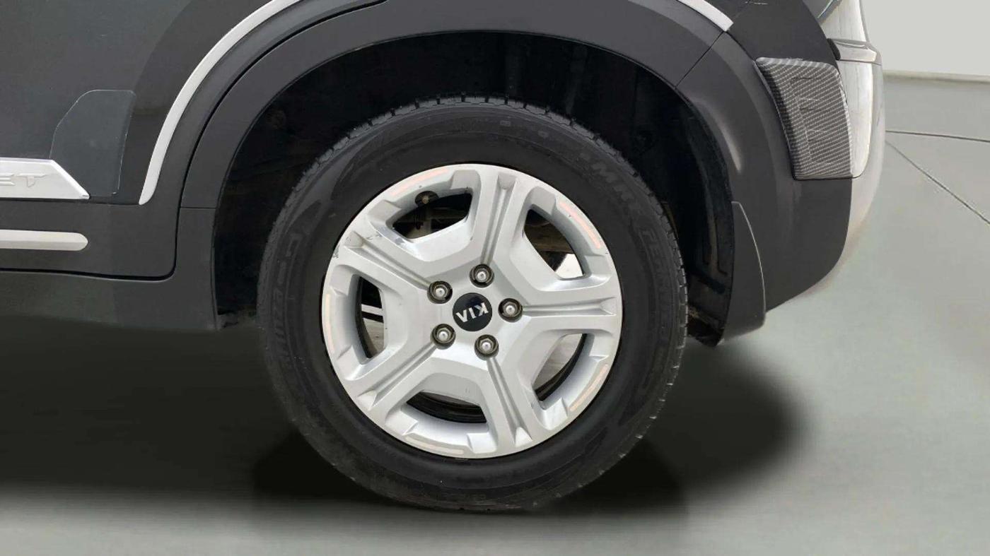 2021 KIA SONET HTX 1.5, Diesel, Manual, 1,00,057 km, Left Rear Wheel