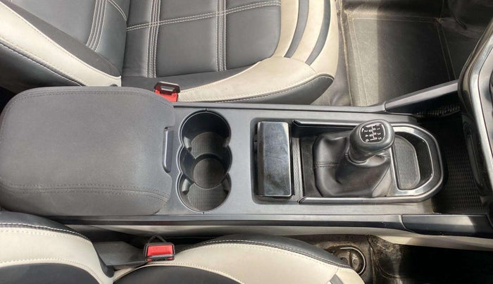 2022 Tata Safari XE, Diesel, Manual, 73,494 km, Gear Lever