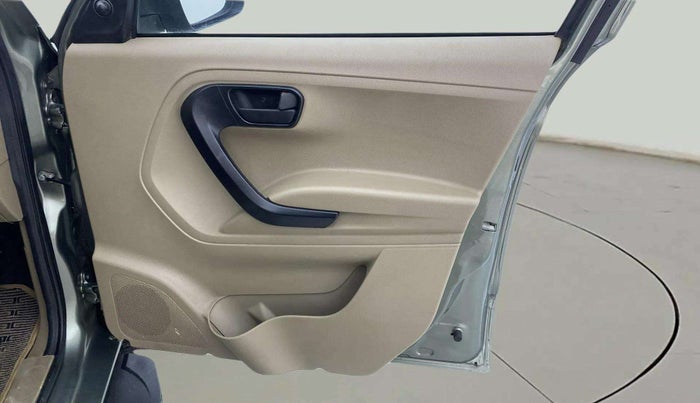 2022 Mahindra BOLERO NEO N 4, Diesel, Manual, 34,846 km, Driver Side Door Panels Control