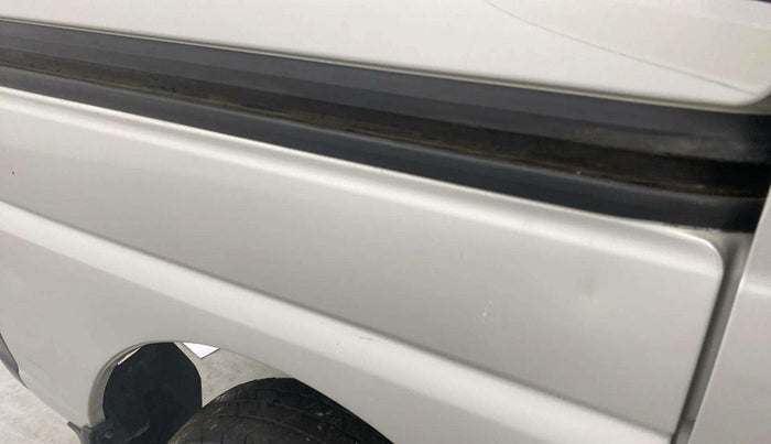 2019 Maruti Eeco 5 STR WITH A/C+HTR CNG, CNG, Manual, 82,776 km, Right quarter panel - Minor scratches