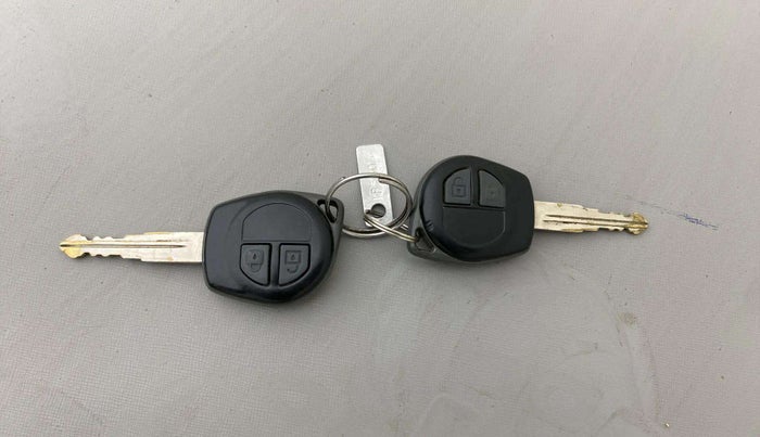 2017 Maruti Dzire VXI, Petrol, Manual, 54,376 km, Key Close Up