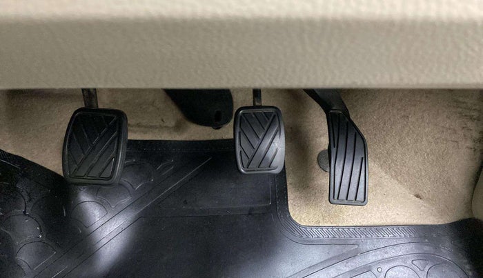 2017 Maruti Dzire VXI, Petrol, Manual, 54,376 km, Pedals