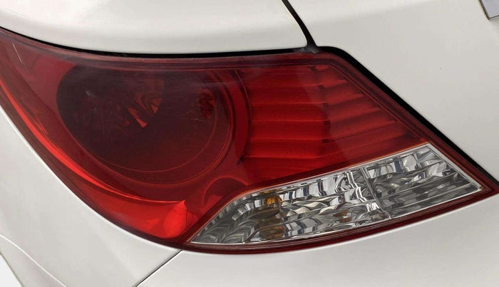 2014 Hyundai Verna FLUIDIC 1.6 VTVT SX OPT, Petrol, Manual, 99,145 km, Left tail light - Minor scratches