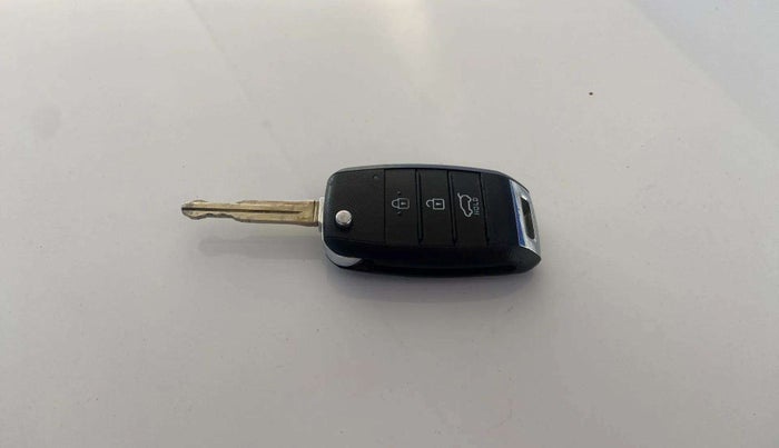 2022 KIA SONET HTK PLUS 1.2, Petrol, Manual, 15,380 km, Key Close Up