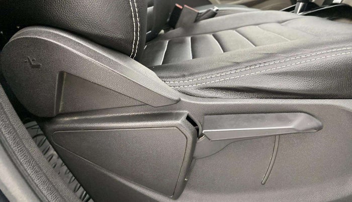 2016 Ford Ecosport TITANIUM 1.5L PETROL AT, Petrol, Automatic, 90,604 km, Driver Side Adjustment Panel