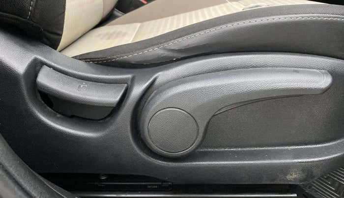 2018 Hyundai Elite i20 ASTA 1.2, Petrol, Manual, 73,403 km, Driver Side Adjustment Panel