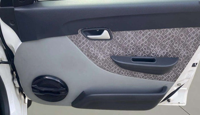 2017 Maruti Alto 800 LXI, Petrol, Manual, 39,194 km, Driver Side Door Panels Control