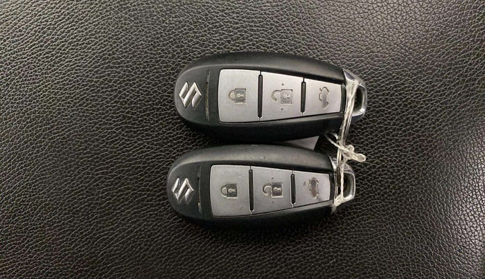 2016 Maruti Ciaz ZXI+ RS, CNG, Manual, 56,033 km, Key Close Up