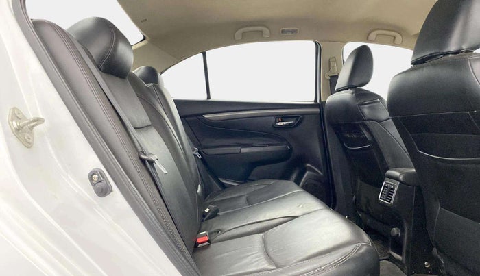 2016 Maruti Ciaz ZXI+ RS, CNG, Manual, 56,033 km, Right Side Rear Door Cabin