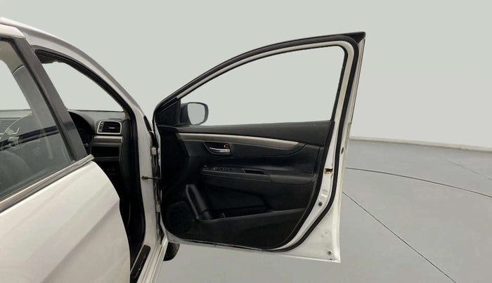 2016 Maruti Ciaz ZXI+ RS, CNG, Manual, 56,033 km, RHS Front Door