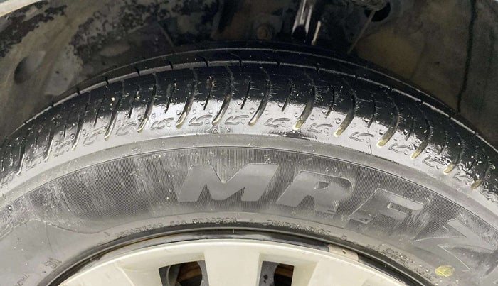 2019 Maruti Baleno DELTA PETROL 1.2, CNG, Manual, 74,824 km, Left Front Tyre Tread