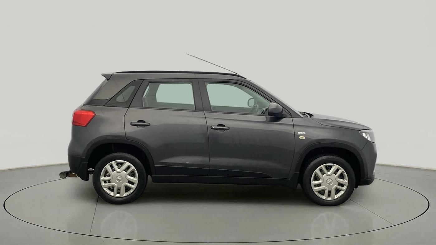 2017 Maruti Vitara Brezza VDI (O), Diesel, Manual, 96,173 km, Right Side View