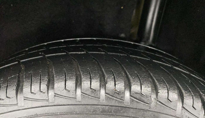 2017 Maruti Vitara Brezza VDI (O), Diesel, Manual, 96,173 km, Left Rear Tyre Tread