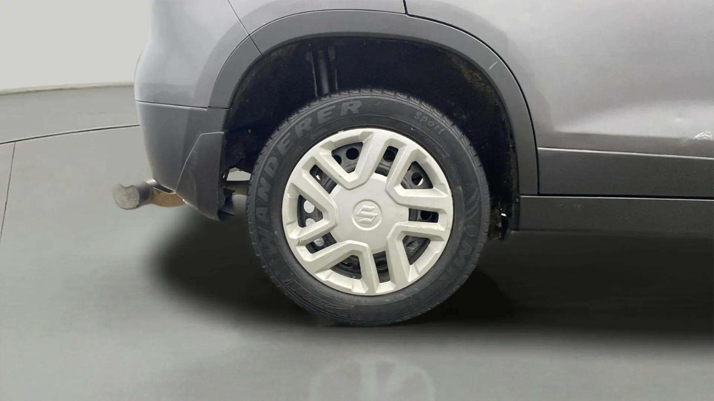2017 Maruti Vitara Brezza VDI (O), Diesel, Manual, 96,173 km, Right Rear Wheel