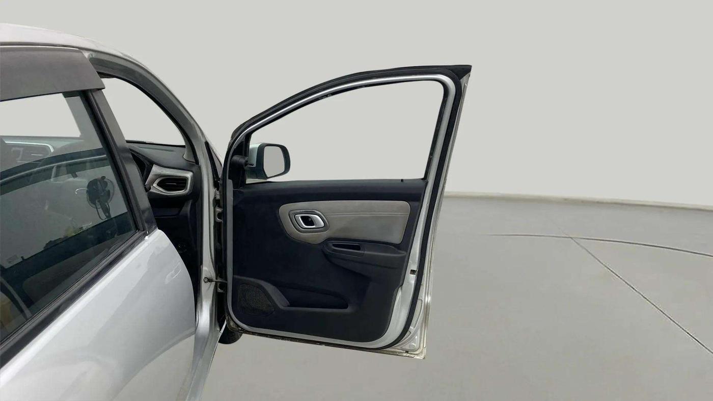2021 Datsun Redi Go T(O) 1.0, Petrol, Manual, 51,200 km, RHS Front Door