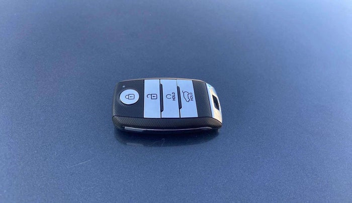 2022 KIA SONET HTX 1.0 IMT, Petrol, Manual, 46,910 km, Key Close Up