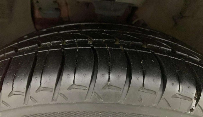2016 Hyundai Elite i20 ASTA 1.2, Petrol, Manual, 34,342 km, Left Front Tyre Tread