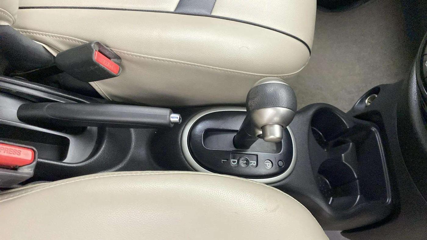 2017 Nissan Micra XV CVT, Petrol, Automatic, 45,043 km, Gear Lever