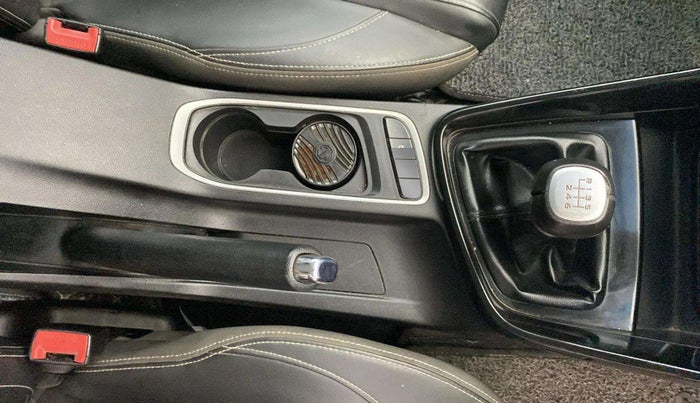 2020 MG HECTOR SHARP 2.0 DIESEL DUAL TONE, Diesel, Manual, 85,461 km, Gear Lever