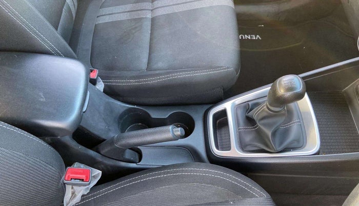 2021 Hyundai VENUE S 1.2, Petrol, Manual, 21,924 km, Gear Lever