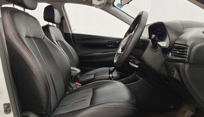 2022 Hyundai NEW I20 ASTA 1.2 MT, Petrol, Manual, 45,056 km, Right Side Front Door Cabin