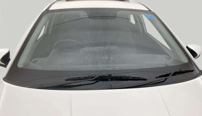 2022 Hyundai NEW I20 ASTA 1.2 MT, Petrol, Manual, 45,056 km, Front Windshield