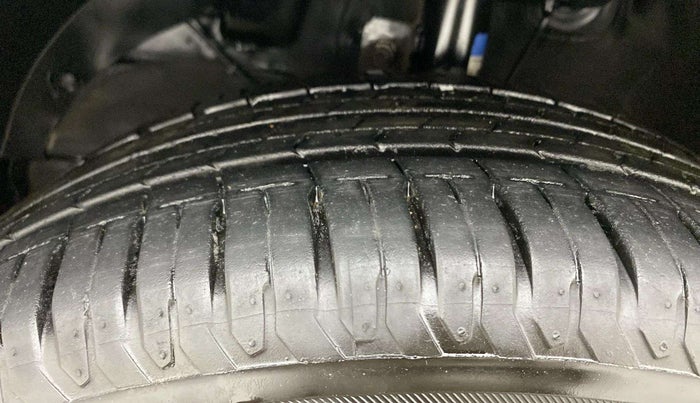 2016 Maruti Baleno ALPHA PETROL 1.2, Petrol, Manual, 85,675 km, Left Front Tyre Tread