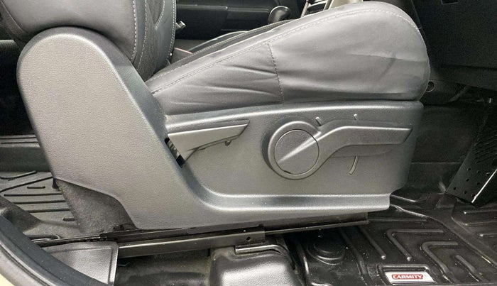 2021 Mahindra Thar LX PETROL HT 4WD AT, Petrol, Automatic, 67,241 km, Driver Side Adjustment Panel