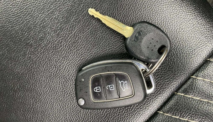 2019 Hyundai VENUE SX 1.0 TURBO, Petrol, Manual, 63,760 km, Key Close Up
