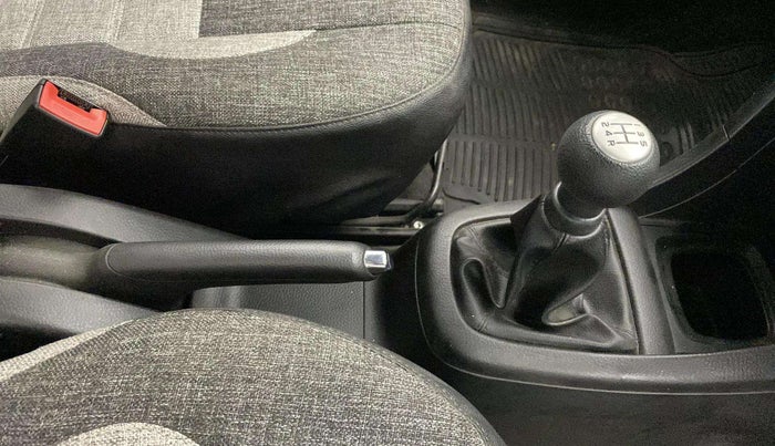 2015 Maruti Swift VXI, Petrol, Manual, 8,216 km, Gear Lever