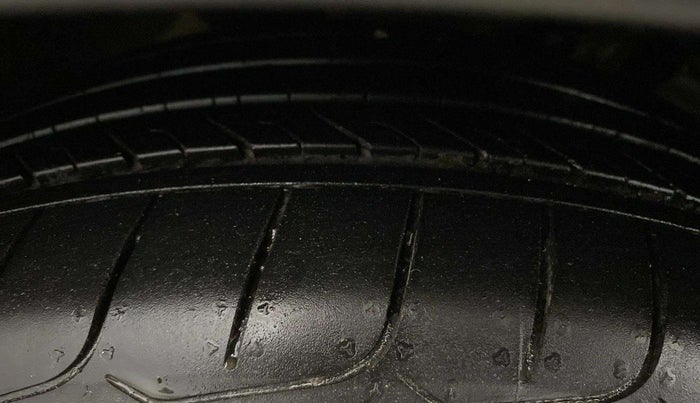 2021 Skoda KUSHAQ STYLE 1.5L TSI DSG, Petrol, Automatic, 64,916 km, Left Front Tyre Tread