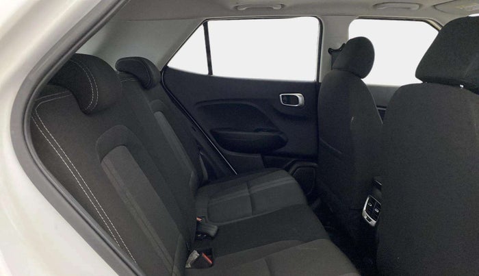 2021 Hyundai VENUE SX 1.5 CRDI, Diesel, Manual, 35,957 km, Right Side Rear Door Cabin