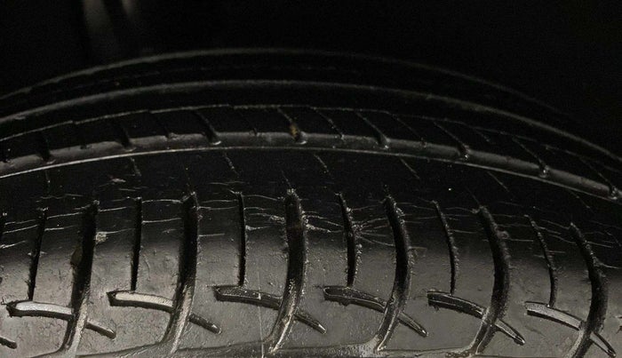2016 Maruti Baleno SIGMA PETROL 1.2, Petrol, Manual, 30,572 km, Right Rear Tyre Tread