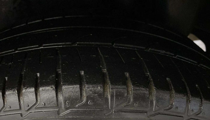 2018 Maruti Ciaz S 1.4 MT PETROL, Petrol, Manual, 98,133 km, Left Rear Tyre Tread