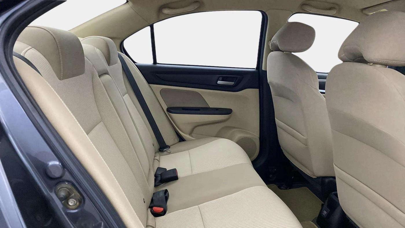 2022 Honda Amaze 1.2L I-VTEC VX CVT, Petrol, Automatic, 46,094 km, Right Side Rear Door Cabin