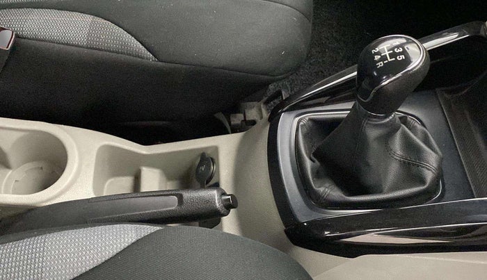 2015 Ford Ecosport TREND 1.5L PETROL, Petrol, Manual, 26,960 km, Gear lever - Knob has minor damage