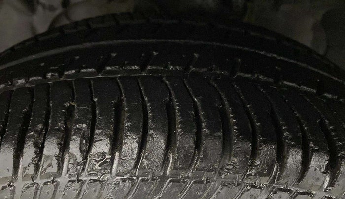 2015 Ford Ecosport TREND 1.5L PETROL, Petrol, Manual, 26,960 km, Left Front Tyre Tread