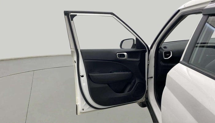 2020 Hyundai VENUE S 1.2, Petrol, Manual, 45,377 km, LHS Front Door