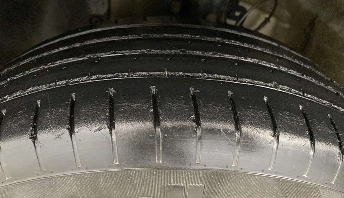 2020 Hyundai VENUE S 1.2, Petrol, Manual, 45,377 km, Left Front Tyre Tread