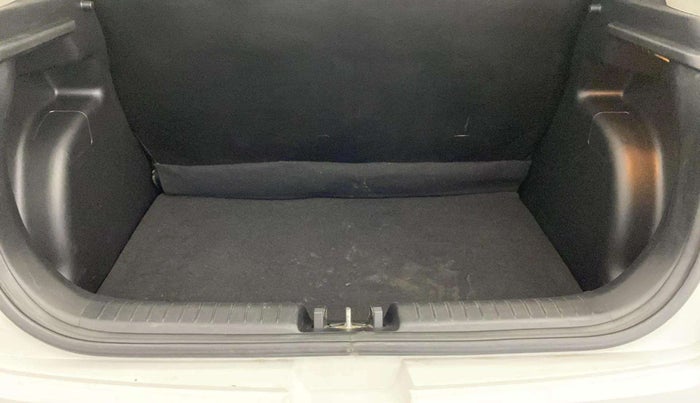 2020 Hyundai VENUE S 1.2, Petrol, Manual, 45,377 km, Boot Inside
