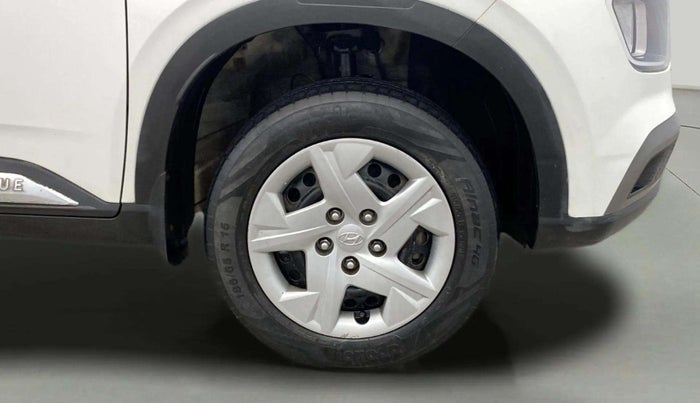 2020 Hyundai VENUE S 1.2, Petrol, Manual, 45,377 km, Right Front Wheel